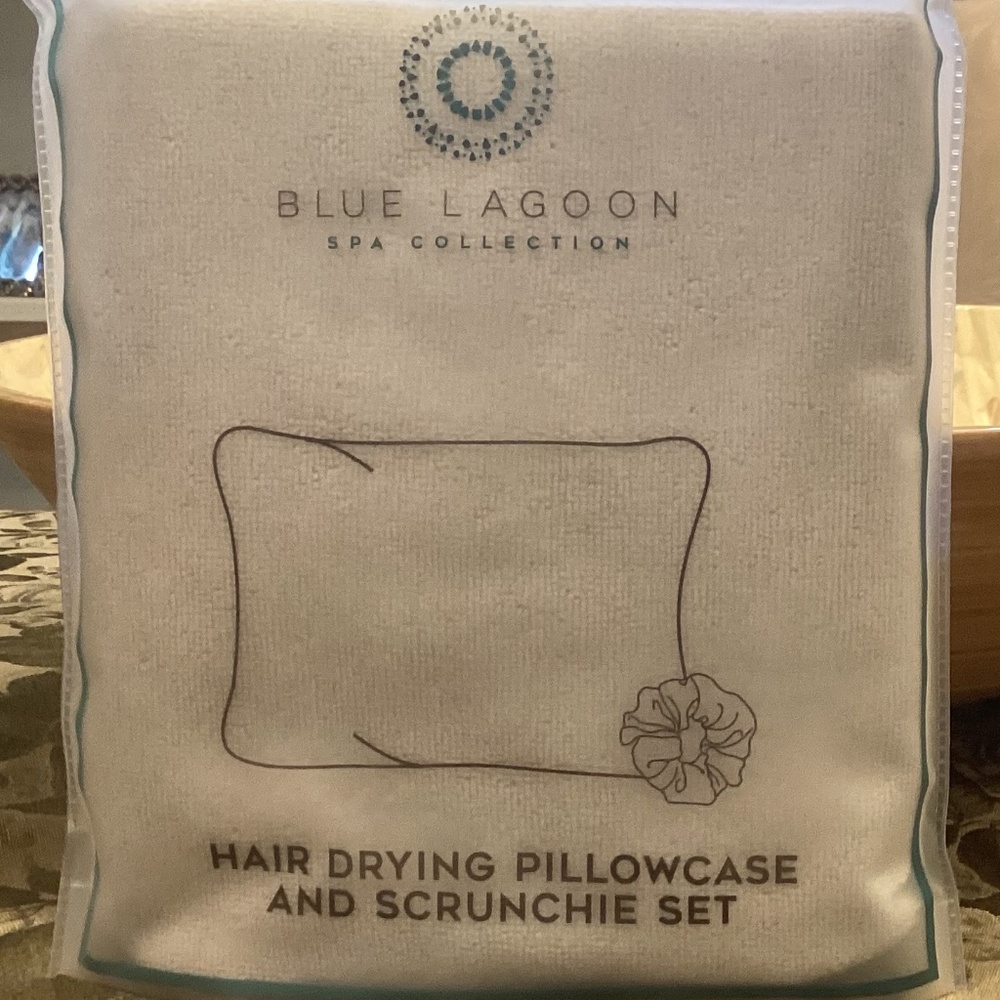 NEW BLUE LAGOON SPA COLLECTION HAIR DRYING PILLOWCASE & SCRUNCHIE SET